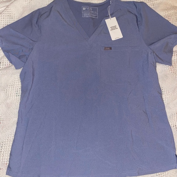 New FIGS scrub top - Picture 2 of 3